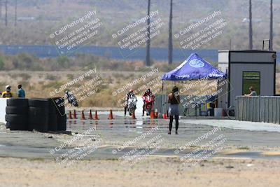 media/Apr-10-2022-SoCal Trackdays (Sun) [[f104b12566]]/Turn 2 (1135am)/